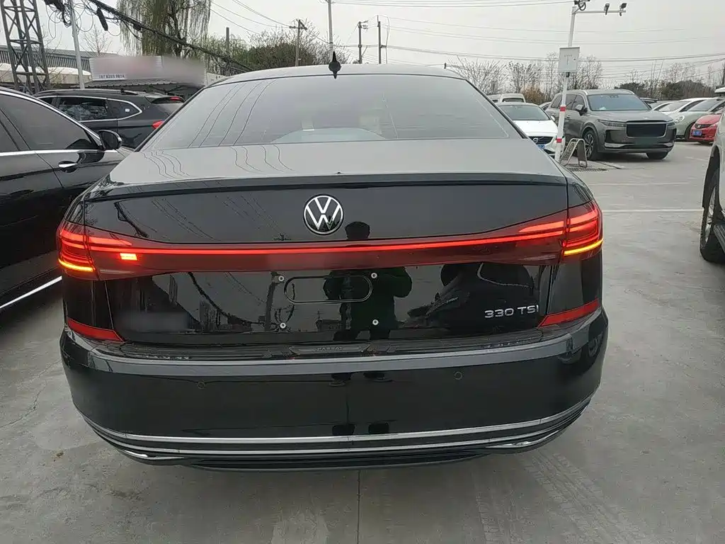 Volkswagen Passat 2023