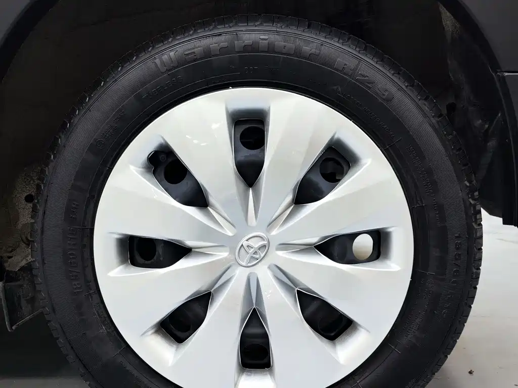Toyota Yaris L 2022 — фото 15