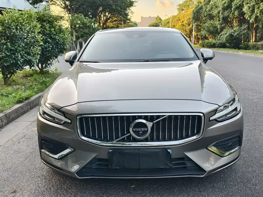 Volvo S60 2020 — фото 2
