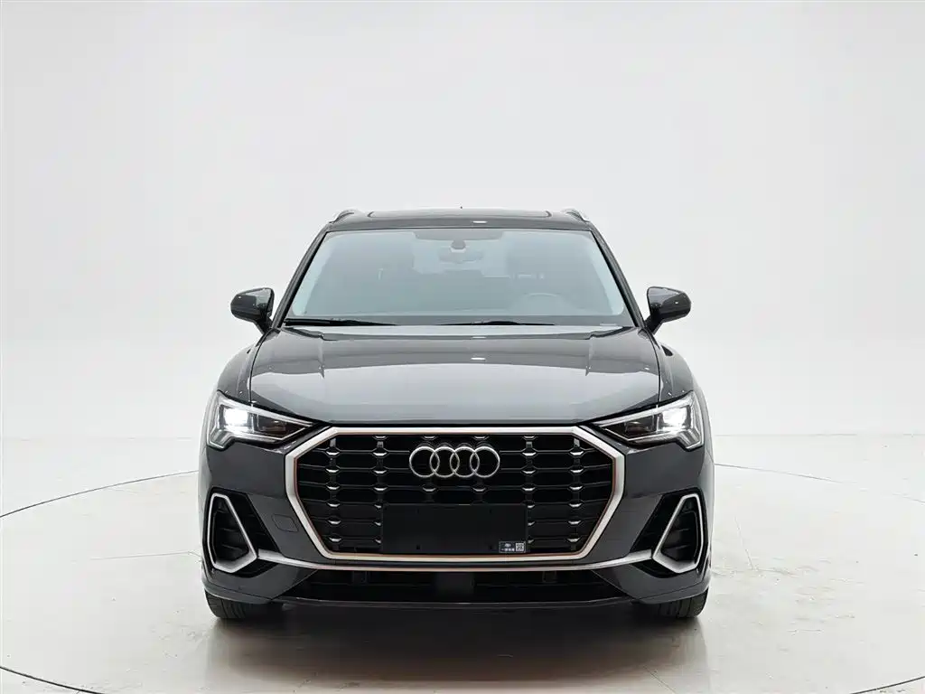 Audi Q3 2022 — фото 2