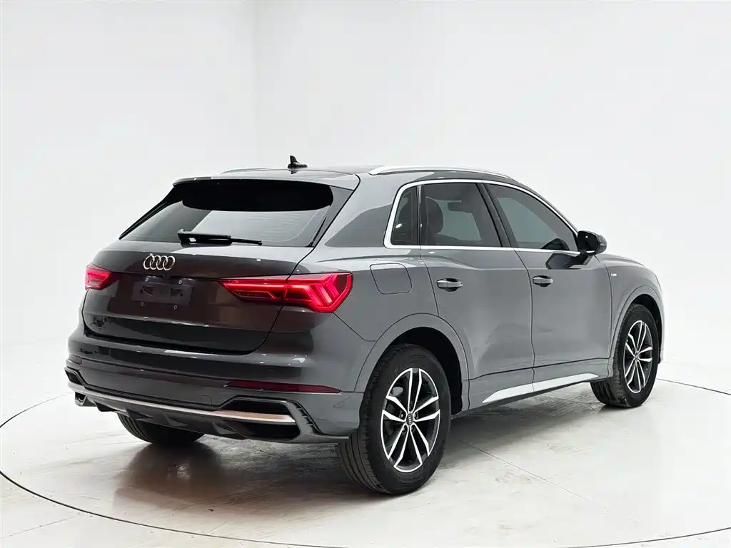 Audi Q3 2022 — фото 6