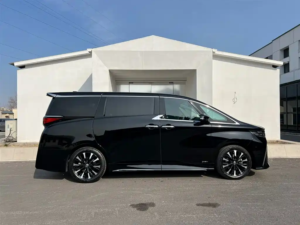 Toyota Alphard 2023