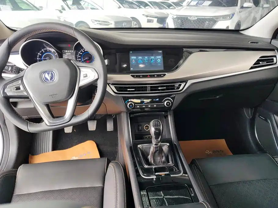 Changan Eado 2018 — фото 12