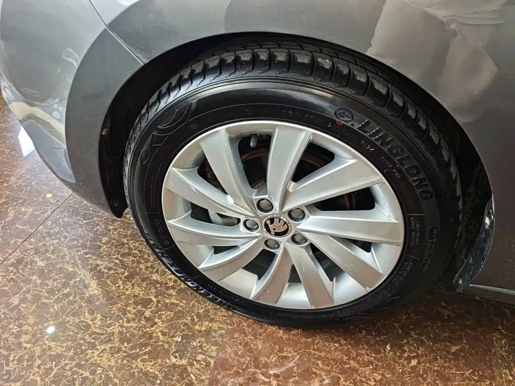 Skoda Rapid 2018 — фото 25