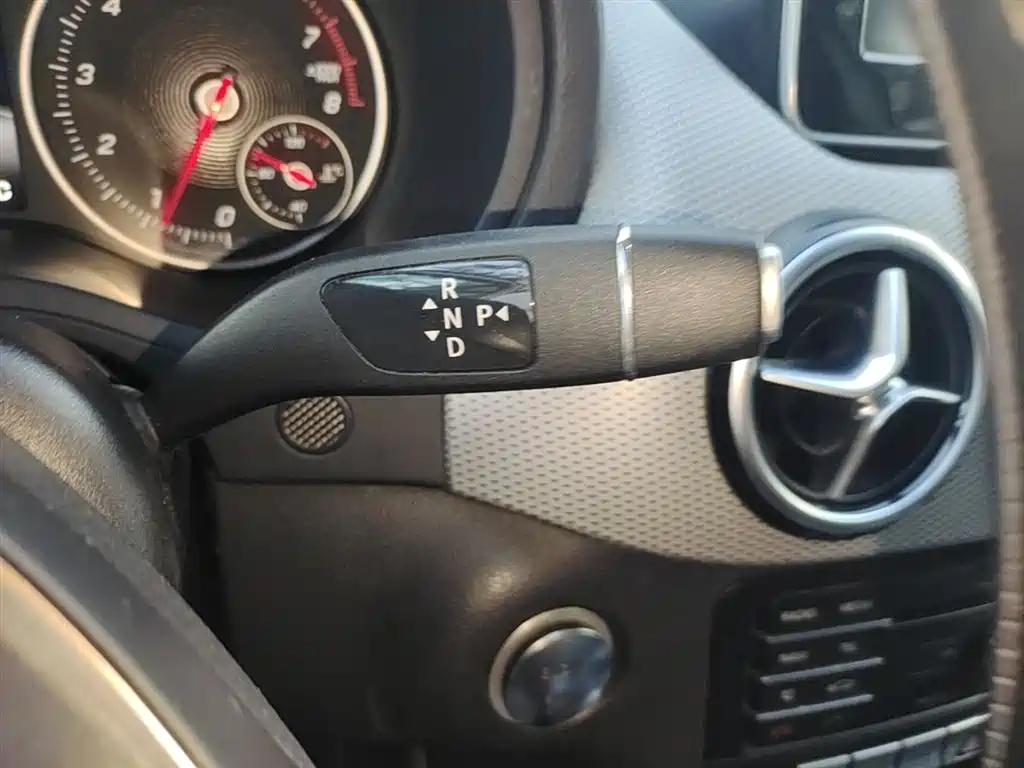 Mercedes-Benz B-Class 2016 — фото 14