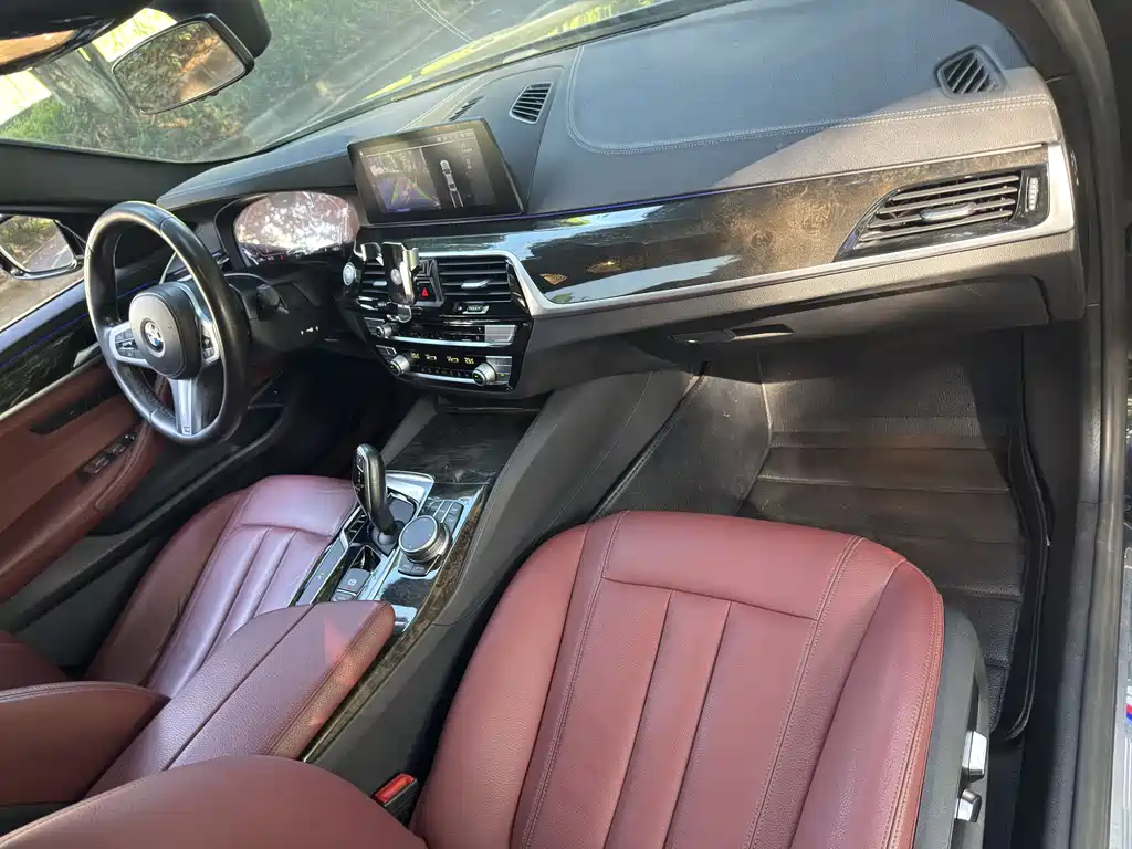 BMW 5 Series 2020 — фото 12