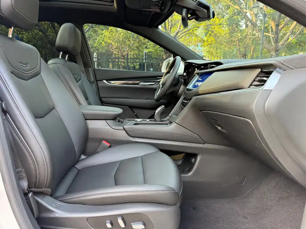 Cadillac XT5 2021 — фото 10