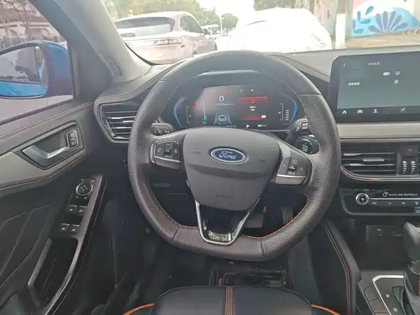 Ford Focus 2023