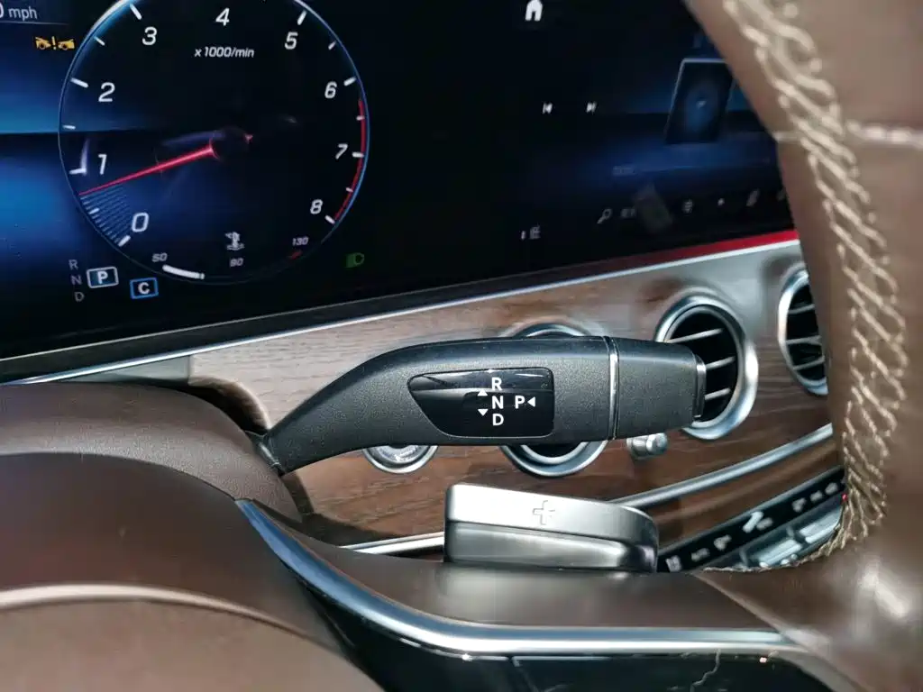 Mercedes-Benz E-Class 2022 — фото 14
