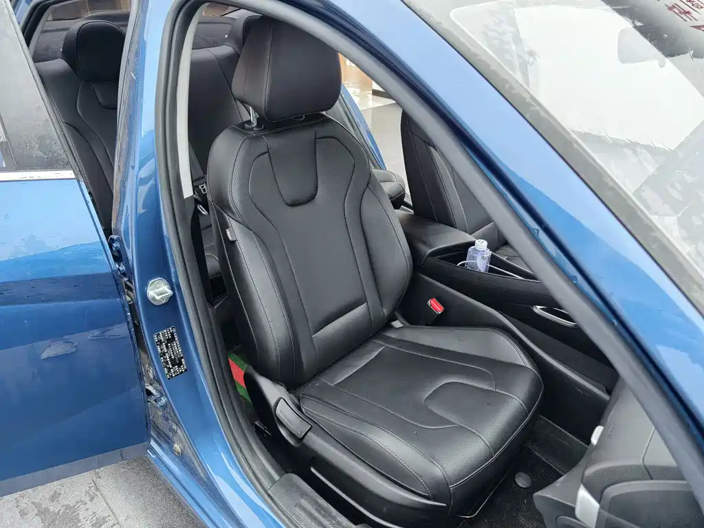 Hyundai Elantra 2022 — фото 19