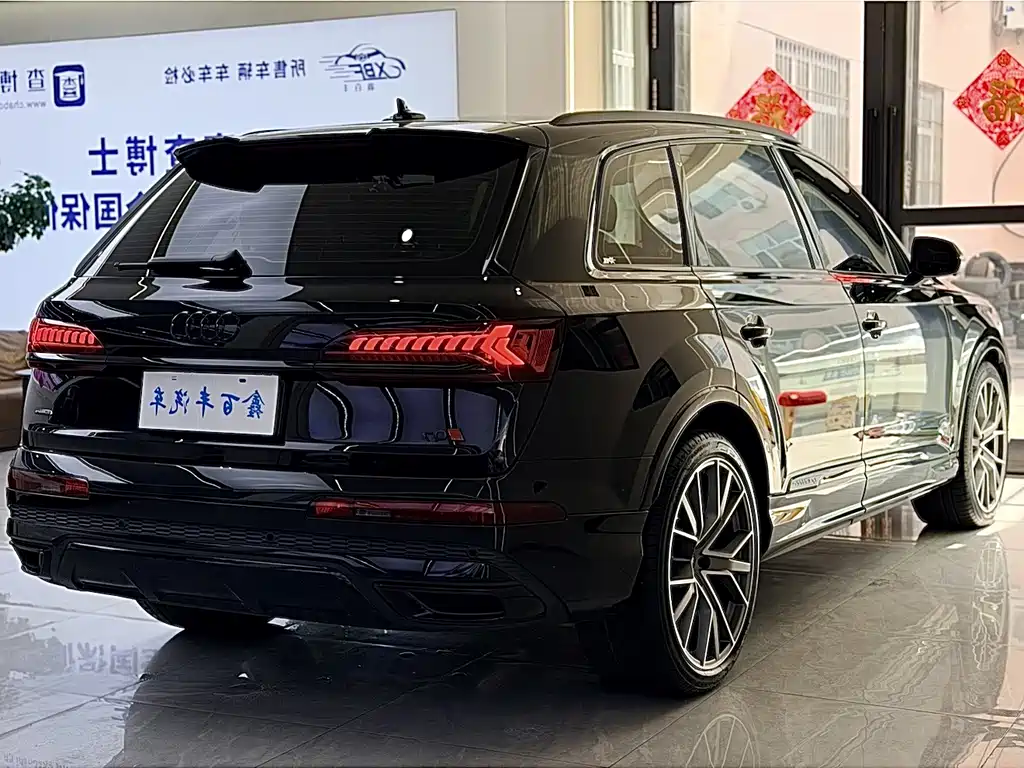 Audi Q7 2024 — фото 10