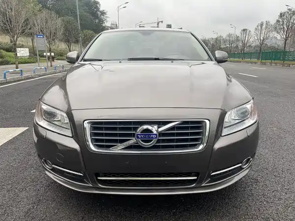 Volvo S80L 2013