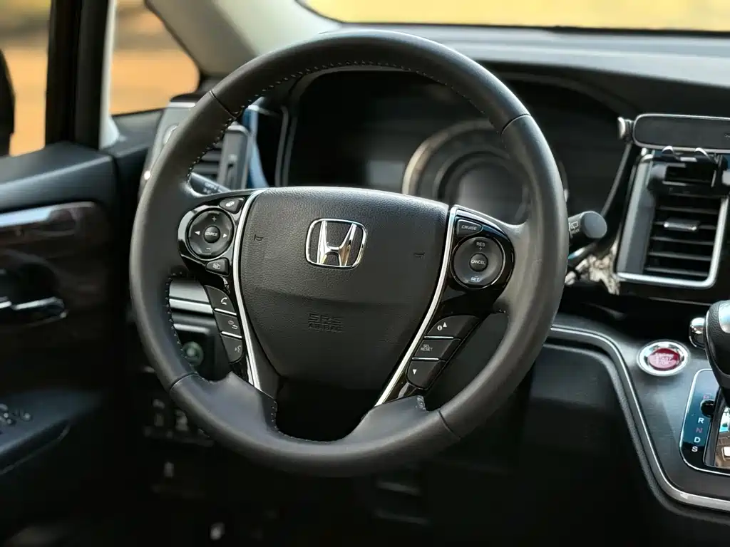 Honda Elysion 2018 — фото 16
