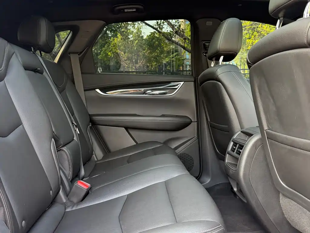 Cadillac XT5 2021 — фото 11