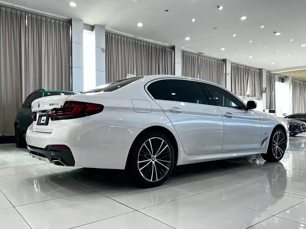 BMW 5 Series 2024