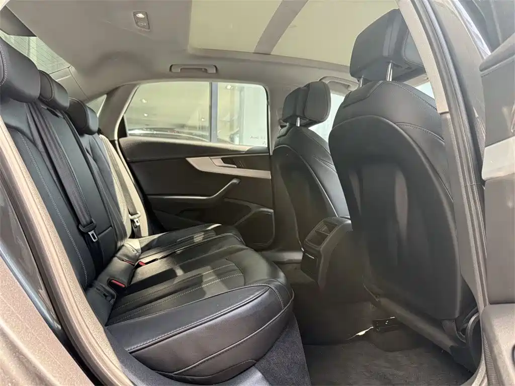 Audi A4L 2023