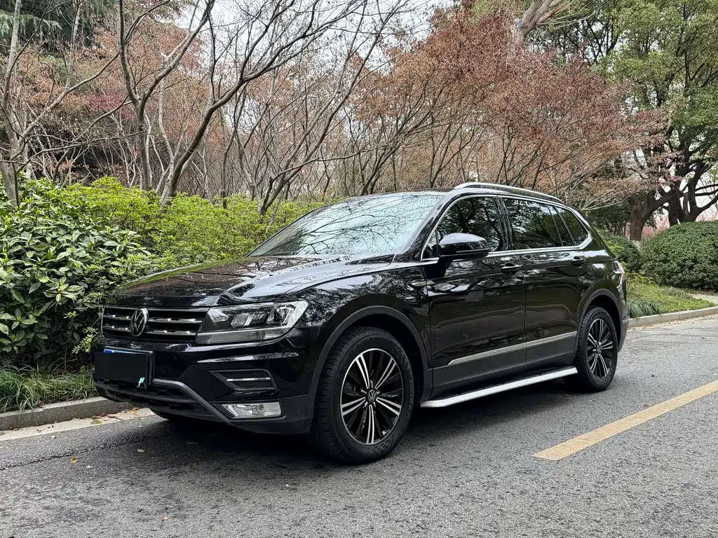 Volkswagen Tiguan L 2021 — фото 1