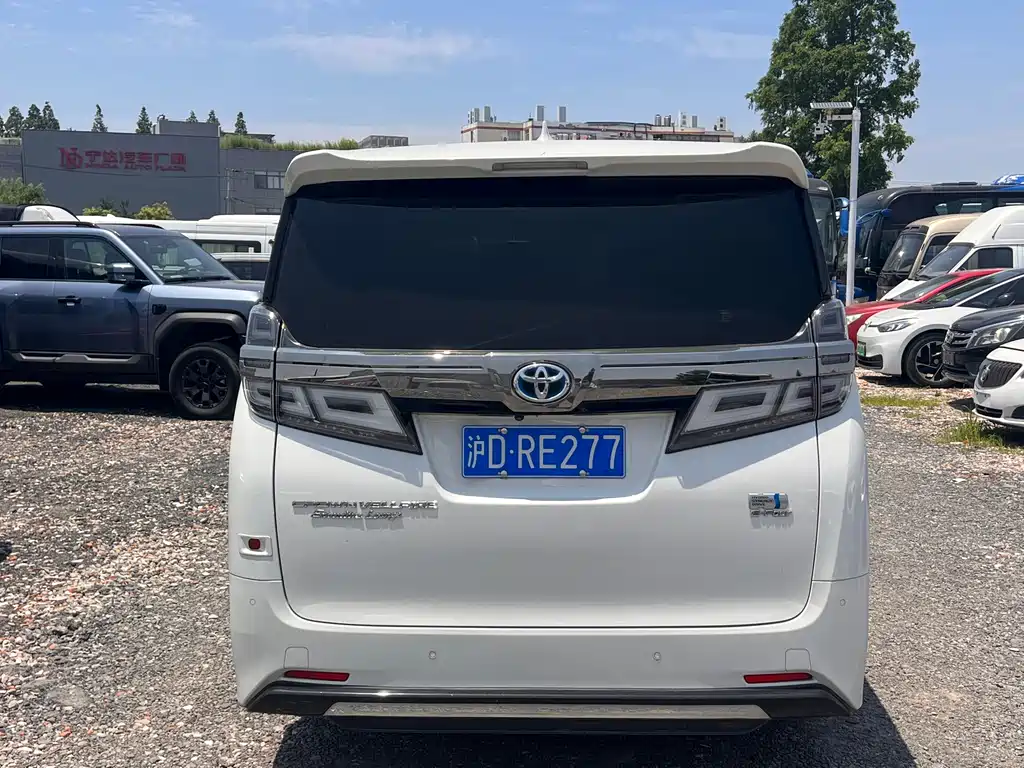 Toyota Vellfire 2022 — фото 5