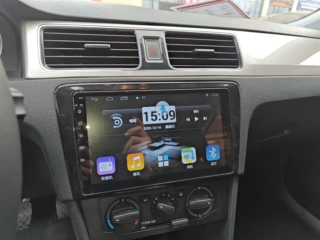 Skoda Rapid 2019 — фото 13