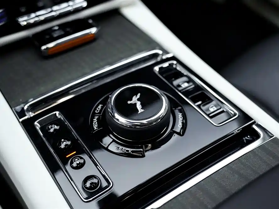 Rolls-Royce Ghost 2021 — фото 21