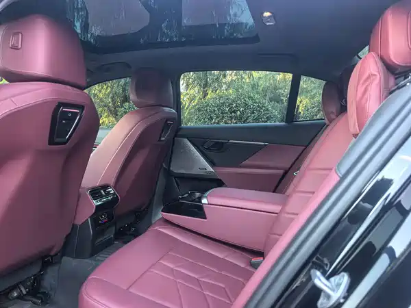 BMW 5 Series 2025