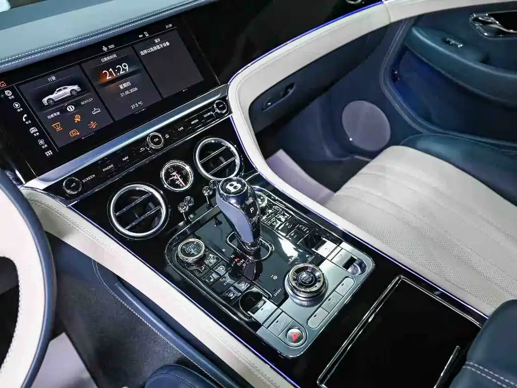 Bentley Continental 2023 — фото 13