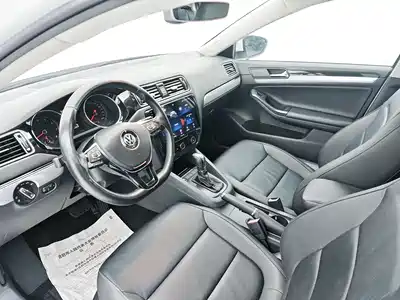 Volkswagen Sagitar 2018