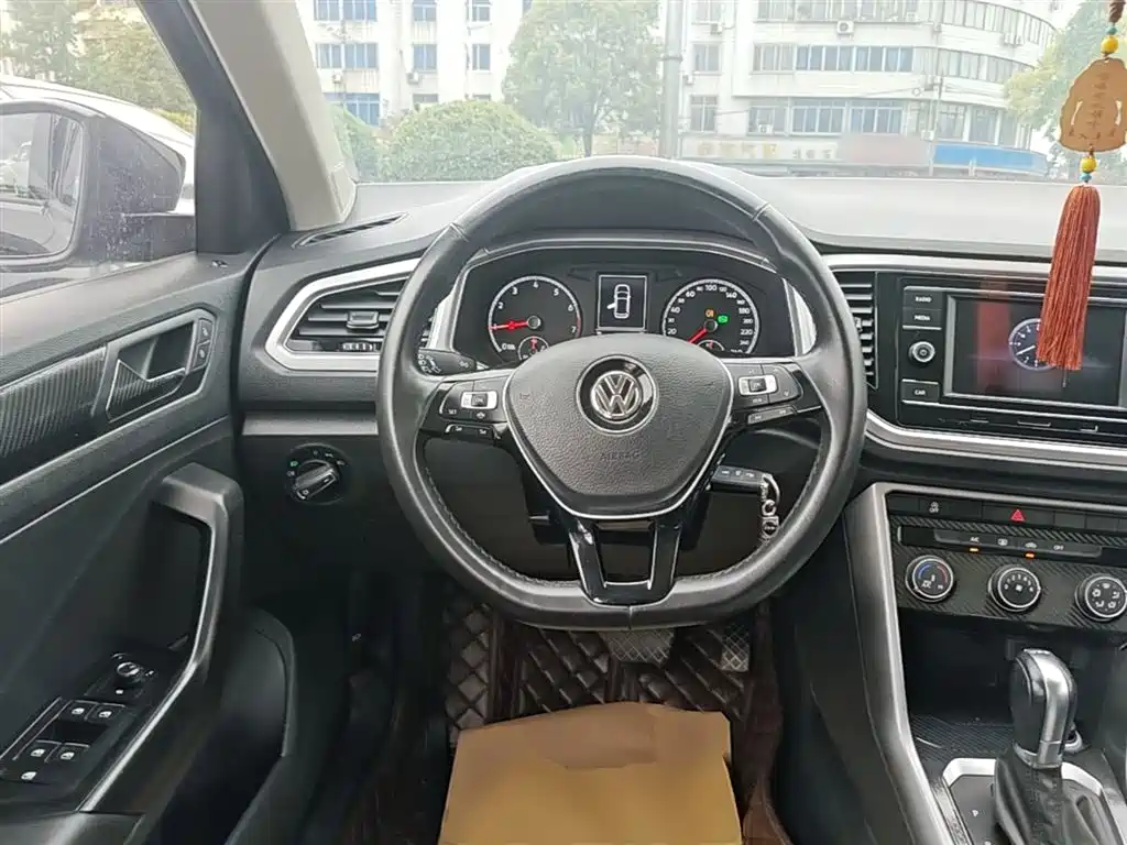 Volkswagen T-Roc 2021 — фото 11