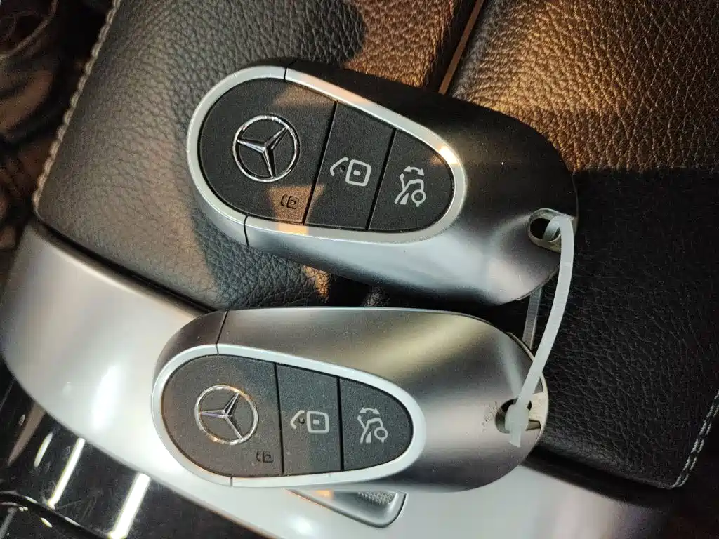 Mercedes-Benz C-Class 2023 — фото 24