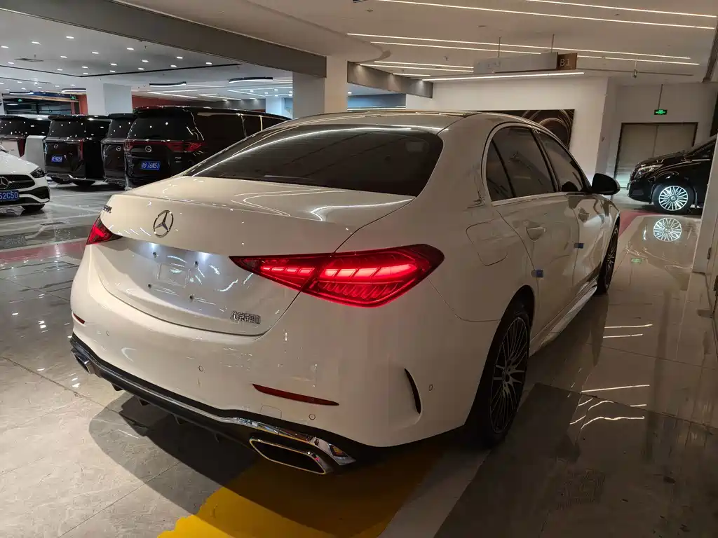 Mercedes-Benz C-Class 2023 — фото 16