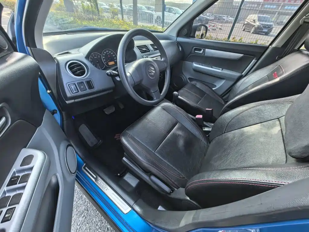Suzuki Swift 2015 — фото 21