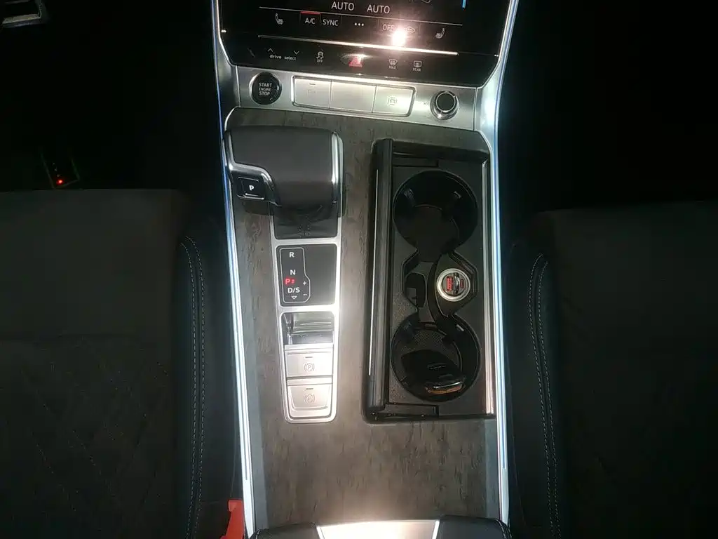 Audi A6L 2023 — фото 10