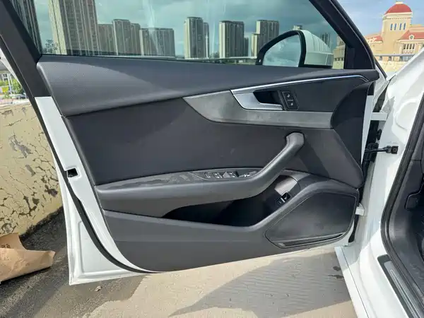 Audi A4L 2020