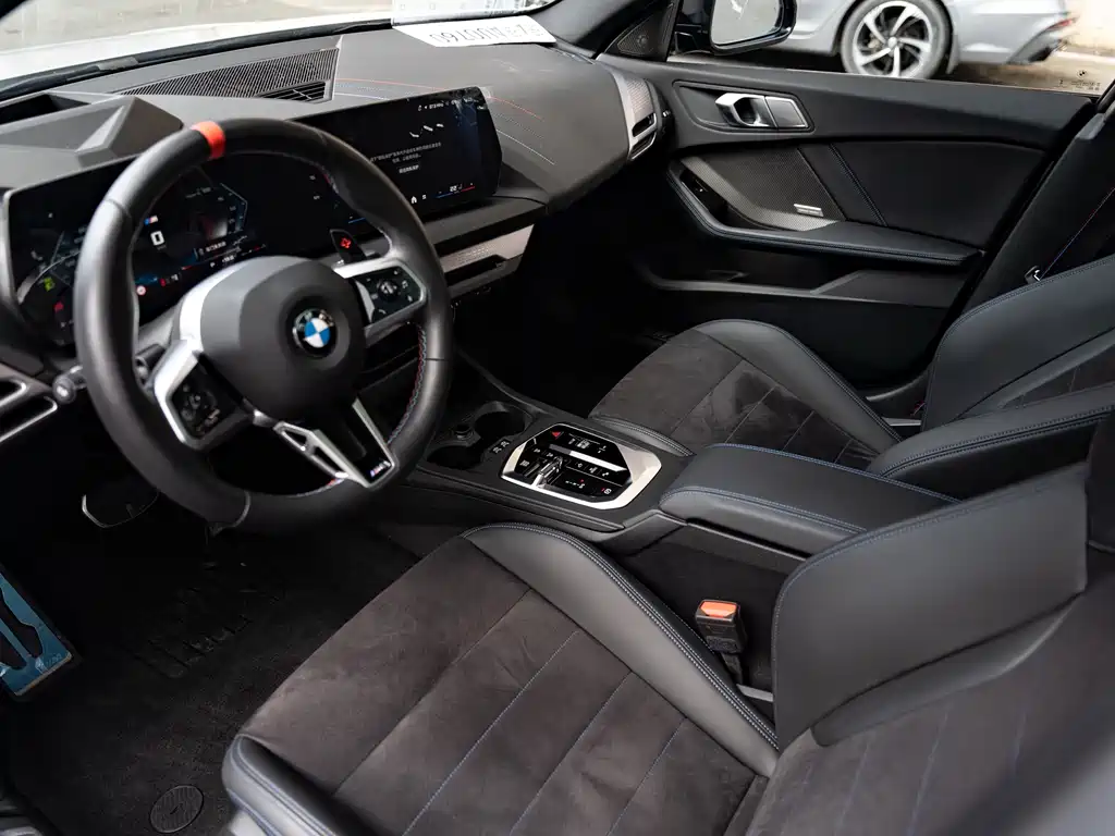 BMW M235L 2025 — фото 10