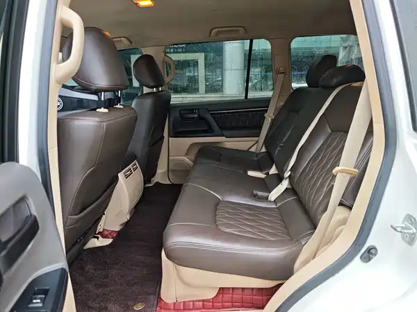 Toyota Land Cruiser 2015