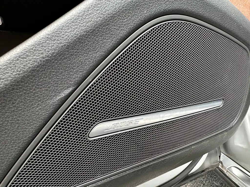 Audi A8 2011 — фото 16