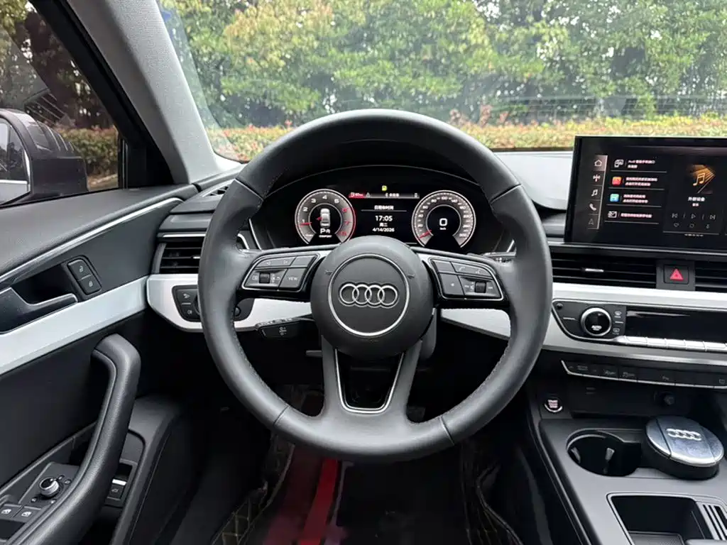 Audi A4L 2022 — фото 14