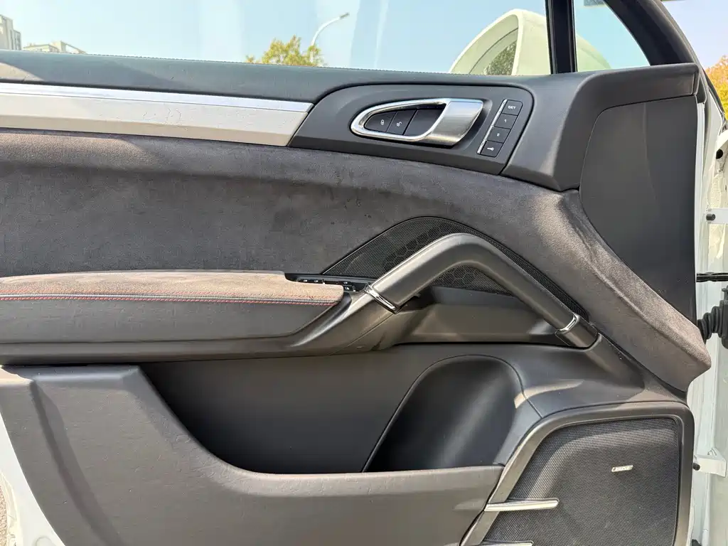 Porsche Cayenne 2016 — фото 10