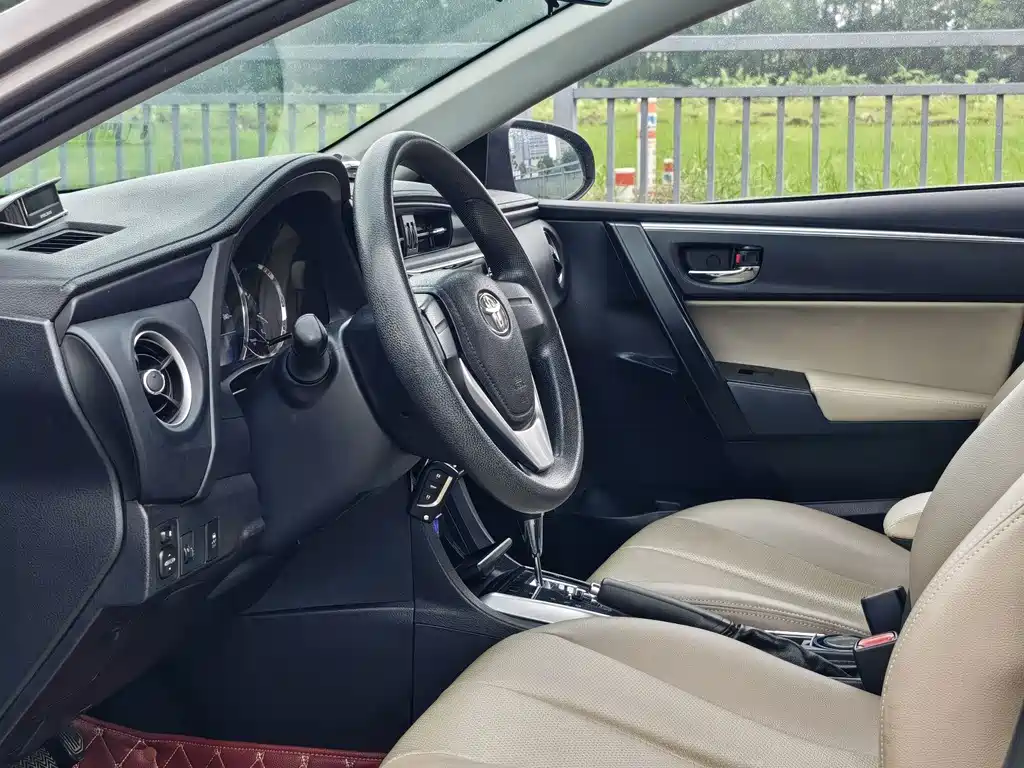 Toyota Corolla 2018 — фото 11
