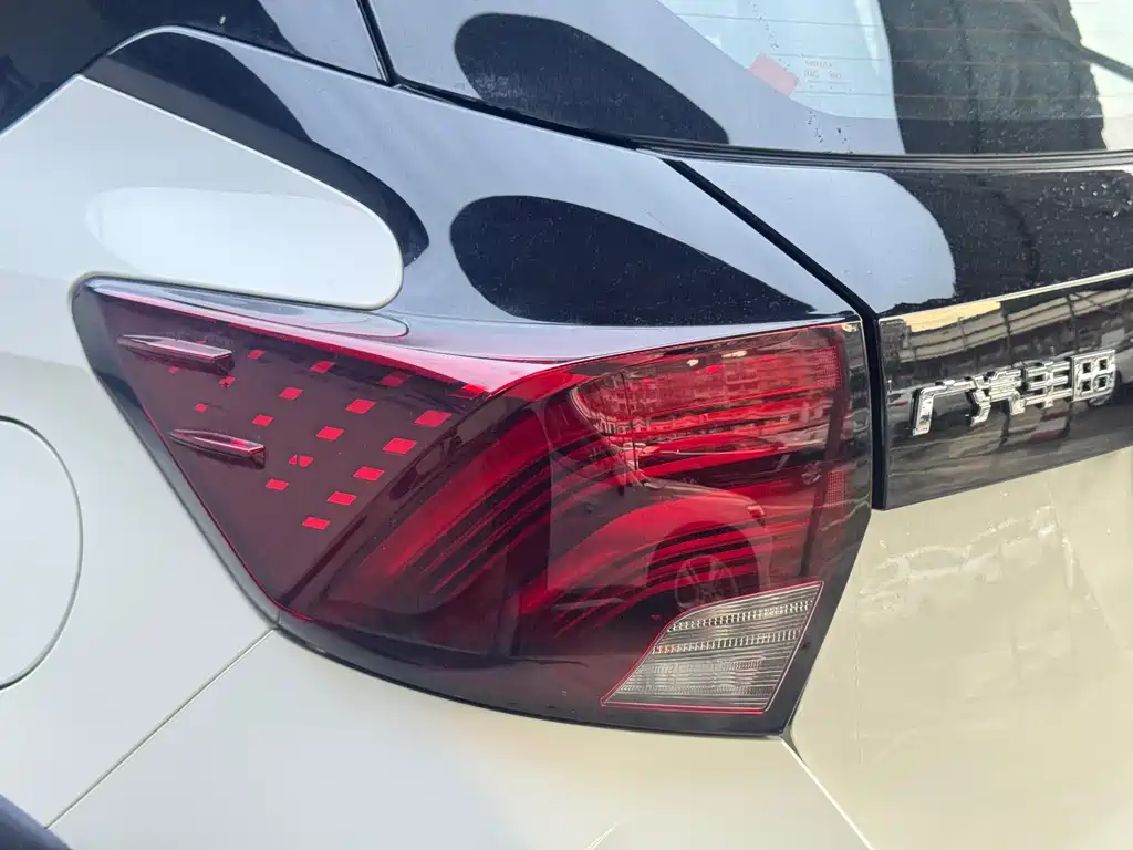 Toyota Yaris L 2023 — фото 37