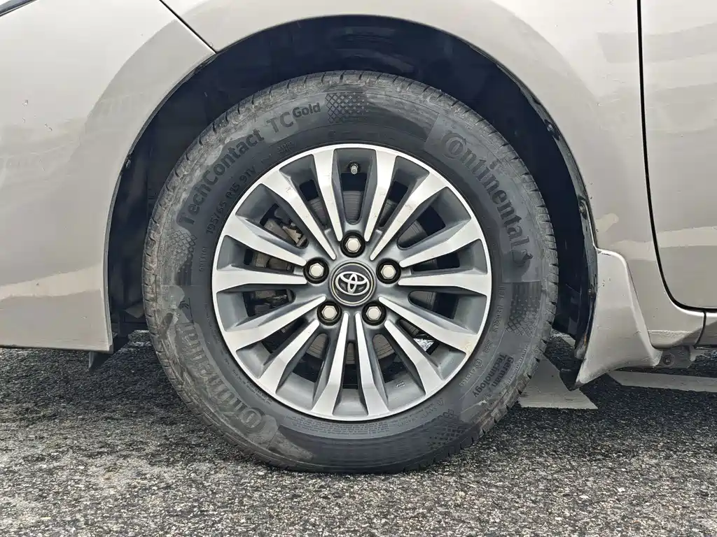 Toyota Corolla 2018 — фото 18