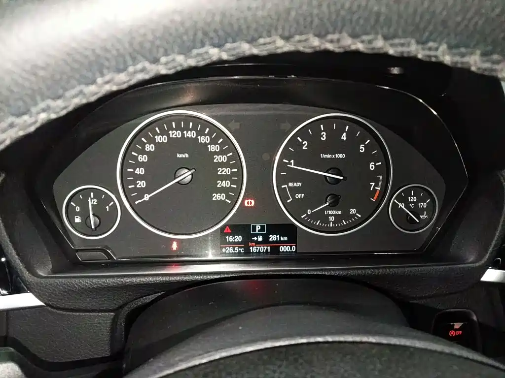 BMW 3 Series 2017 — фото 12
