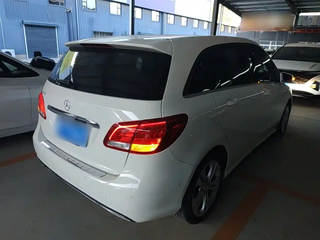 Mercedes-Benz B-Class 2016 — фото 23