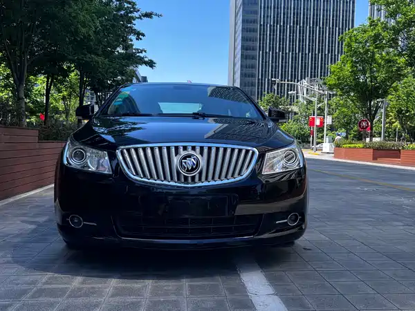 Buick LaCrosse 2011