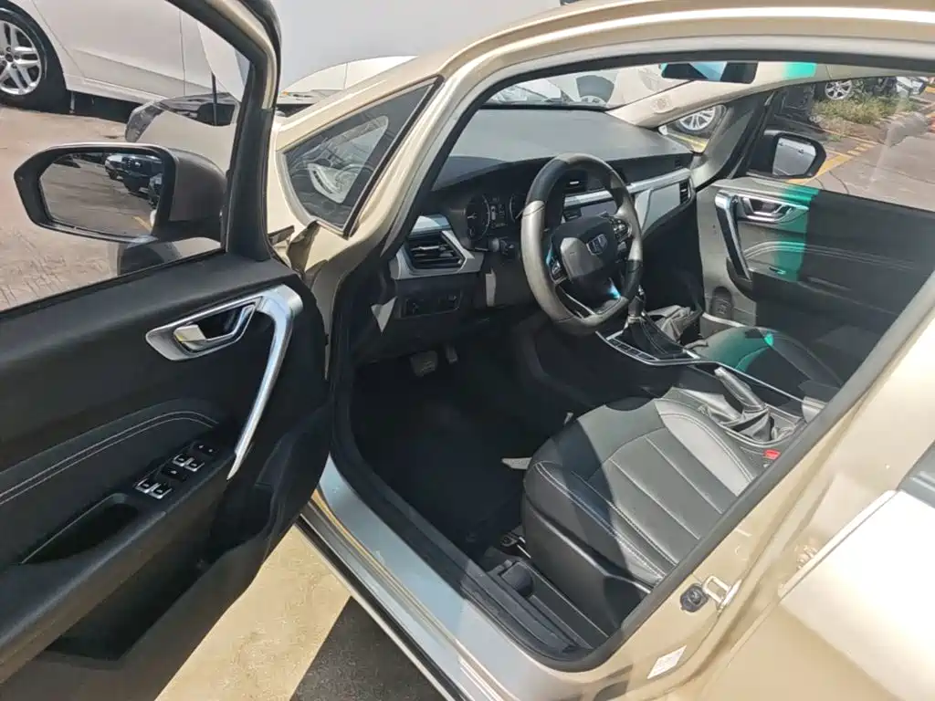Geely Vision X3 2020 — фото 16