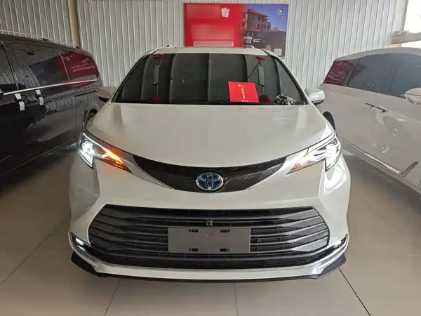 Toyota Sienna 2024