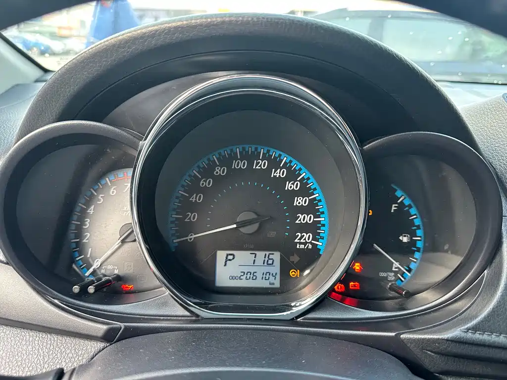 Toyota Yaris L 2019 — фото 20