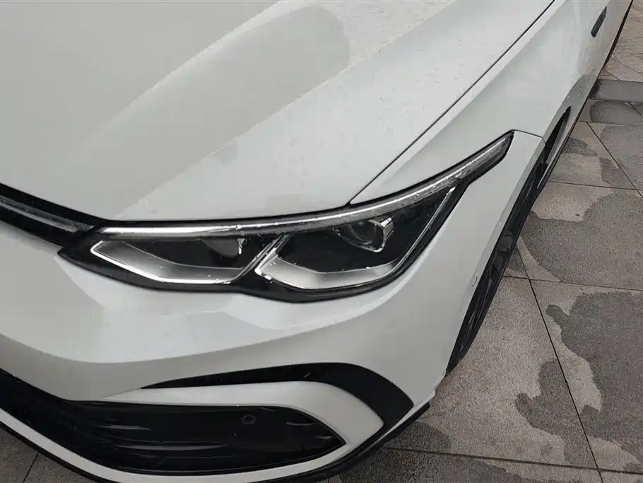 Volkswagen Golf 2021
