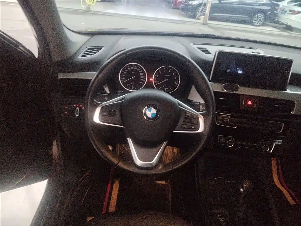 BMW X1 2017 — фото 11