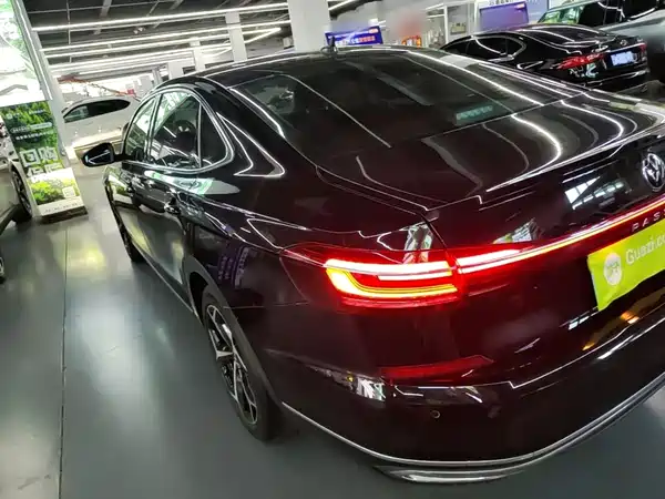 Volkswagen Passat 2023